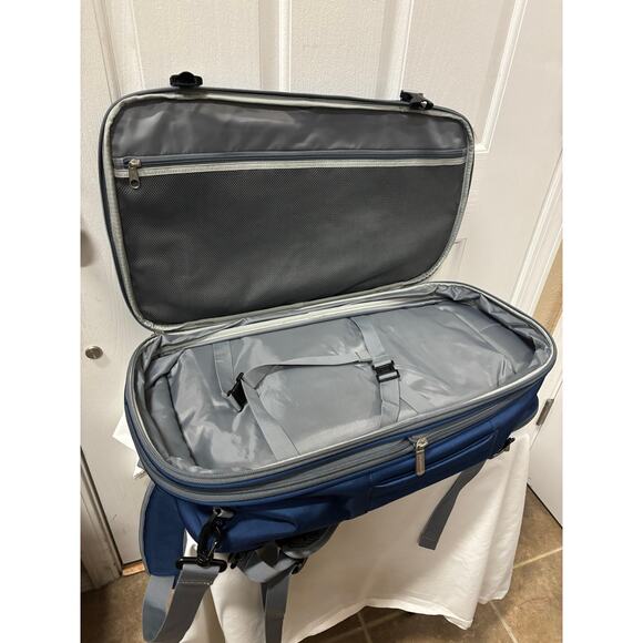 Amazon Basics Convertible Travel Backpack Carry-On Approx. 22x14x9 inches blue - Picture 2 of 14